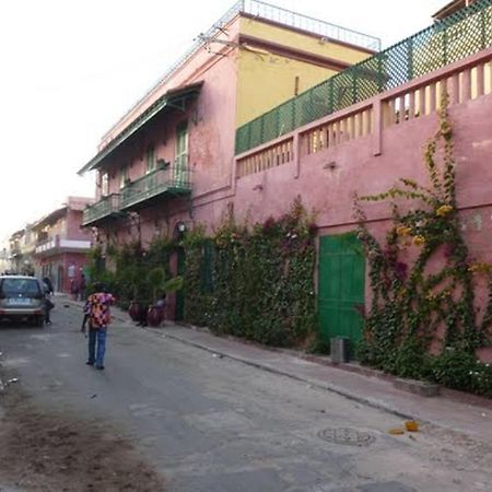 Hotel La Maison Rose Saint-Louis Esterno foto